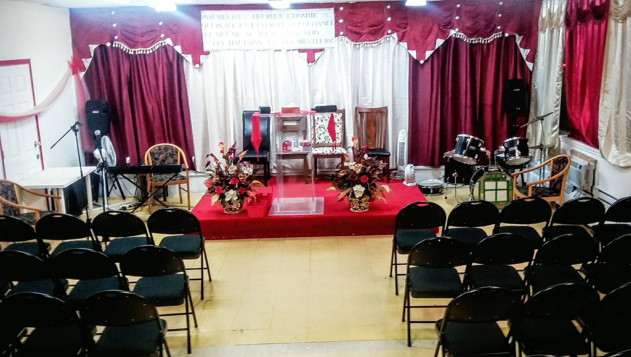 Estrade de l'église
